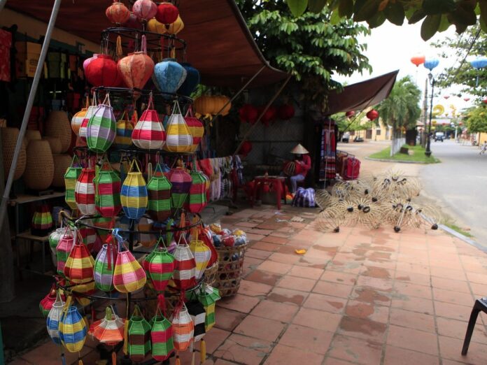 Đèn lồng vải len