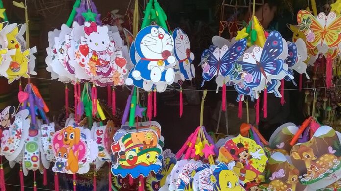 LỒNG ĐÈN PIN TRUNG THU LOẠI RẺ