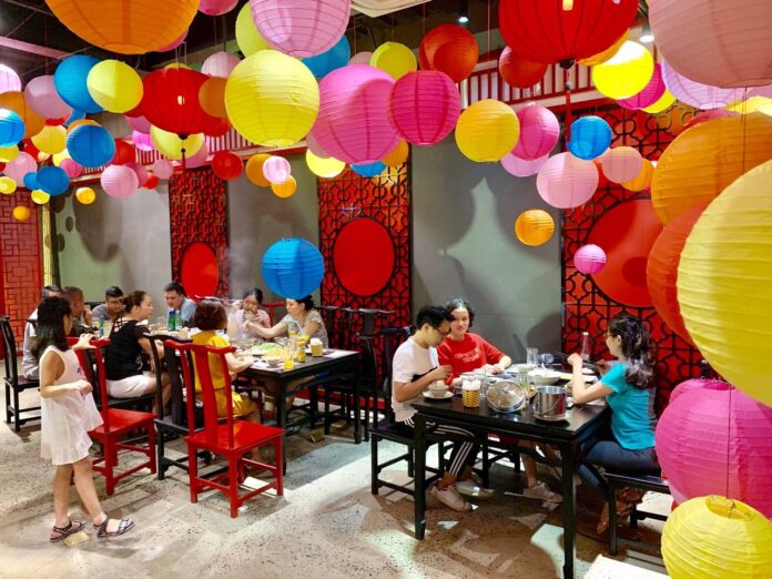 Lồng đèn tròn màu